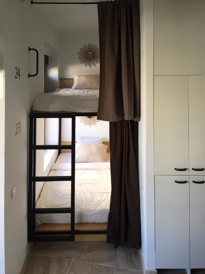 Hostel Numero Trece - Free Towels, Coffee & Tea, Remote Check-In (Adults Only) Alicante Exterior photo