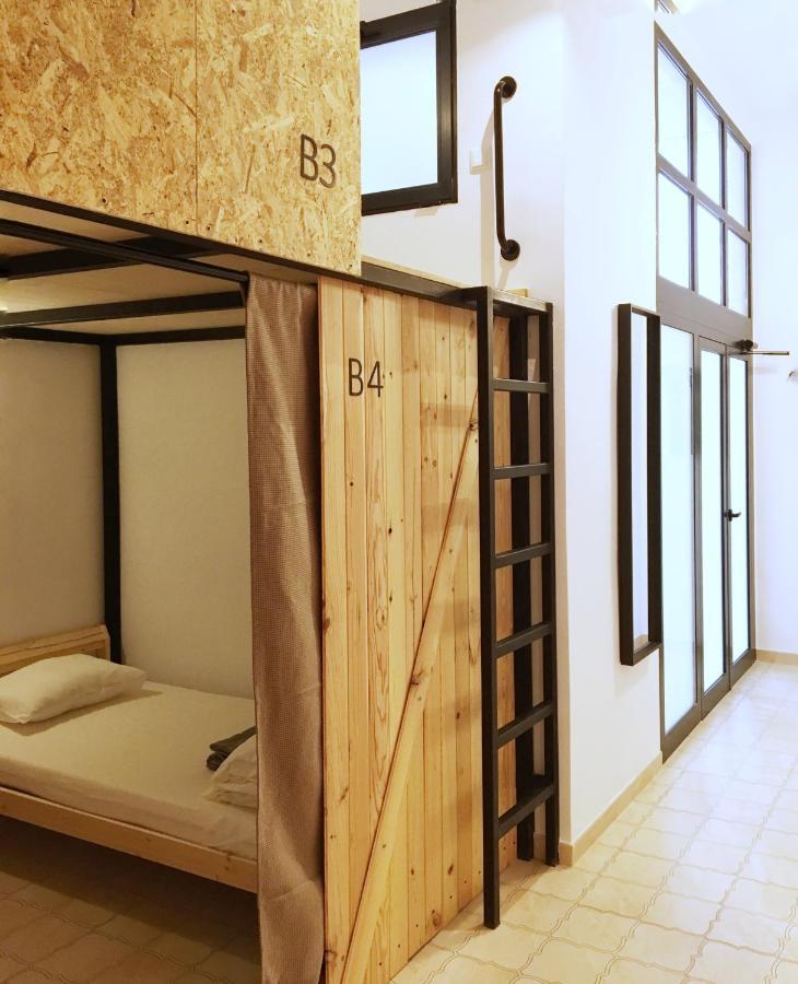 Hostel Numero Trece - Free Towels, Coffee & Tea, Remote Check-In (Adults Only) Alicante Exterior photo