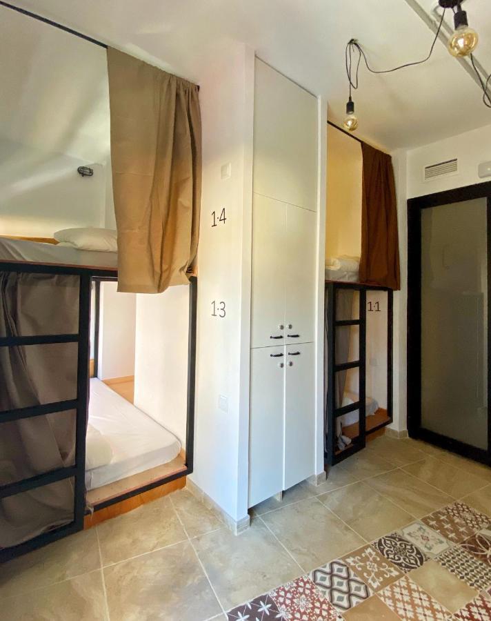 Hostel Numero Trece - Free Towels, Coffee & Tea, Remote Check-In (Adults Only) Alicante Exterior photo